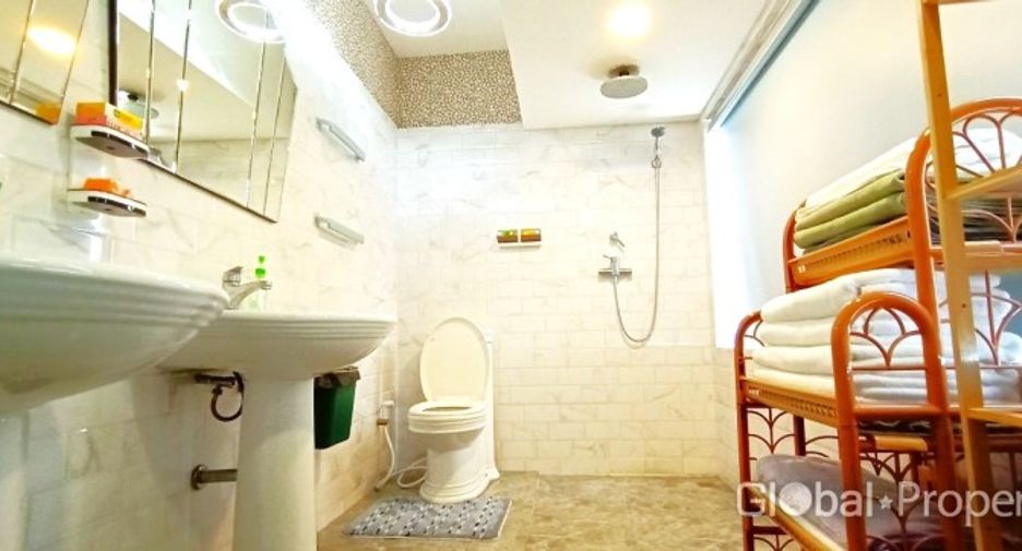 For sale 3 bedrooms condo in South Pattaya, Pattaya