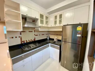 Аренда 3 спальни таунхаус в Пхра Кханонг, Бангкок