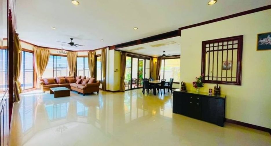 For sale and for rent 4 bedrooms house in Bang Lamung, Chonburi