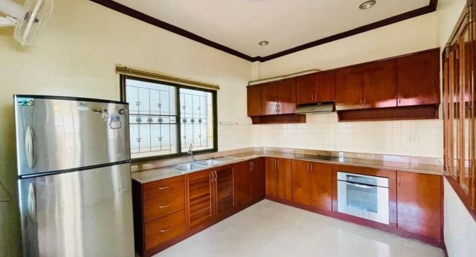 For sale and for rent 4 bedrooms house in Bang Lamung, Chonburi
