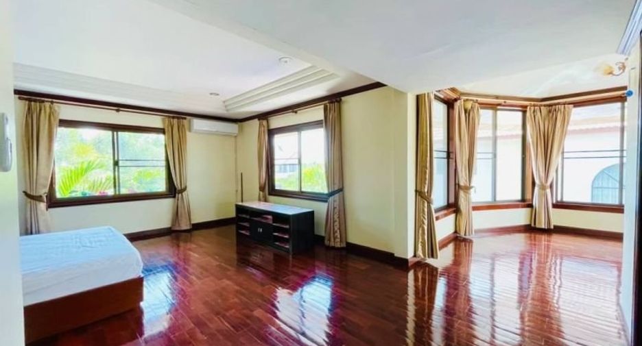 For sale and for rent 4 bedrooms house in Bang Lamung, Chonburi