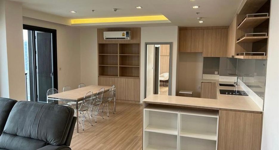 Condo en alquiler de 3 habitaciones en Phaya Thai, Bangkok