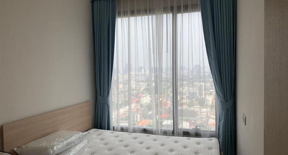 Condo en alquiler de 3 habitaciones en Phaya Thai, Bangkok