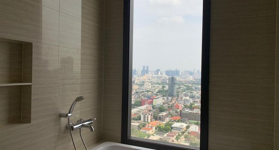Condo en alquiler de 3 habitaciones en Phaya Thai, Bangkok