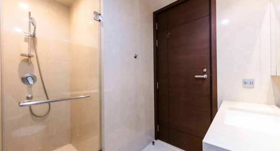 For sale 2 bedrooms condo in Watthana, Bangkok