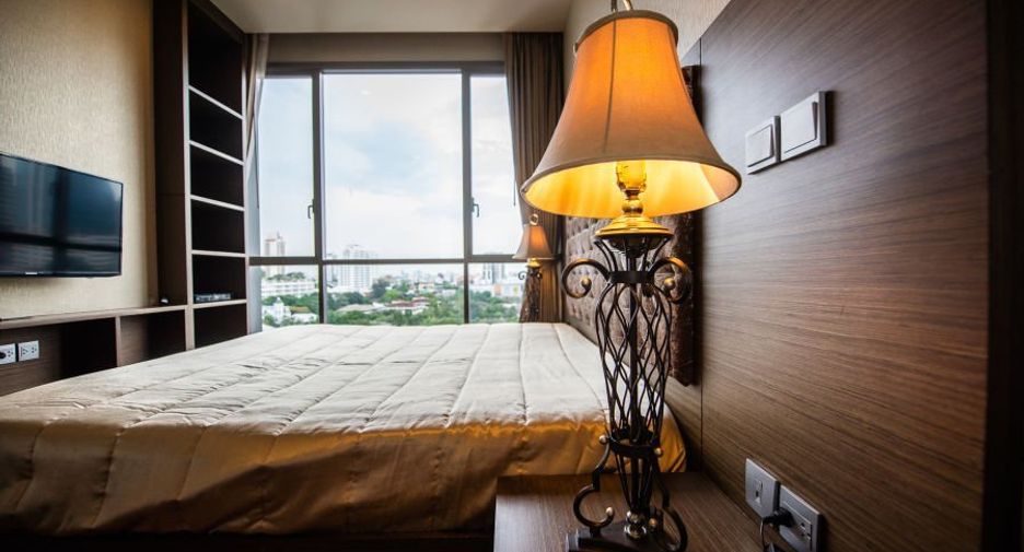 For sale 2 bedrooms condo in Watthana, Bangkok