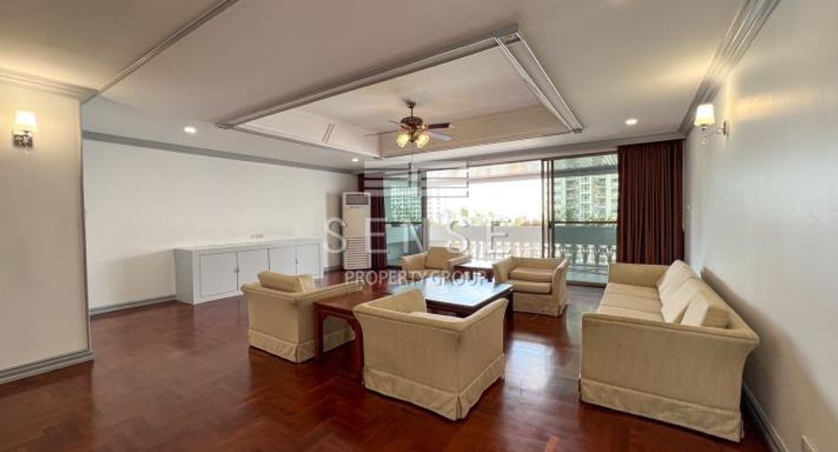 For rent 3 bedrooms condo in Khlong Toei, Bangkok