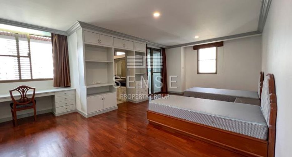 For rent 3 bedrooms condo in Khlong Toei, Bangkok