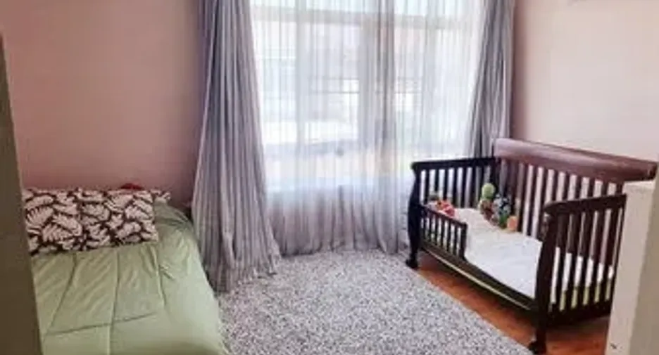 Haus zur Miete und zum Kauf mit 4 Zimmer in Saphan Sung, Bangkok