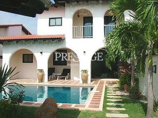 Casa en venta y en alquiler de 4 habitaciones en Bang Lamung, Chonburi