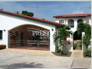 Casa en venta y en alquiler de 4 habitaciones en Bang Lamung, Chonburi