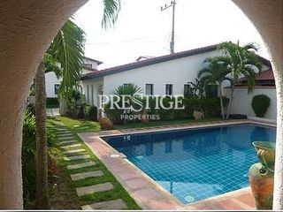 Casa en venta y en alquiler de 4 habitaciones en Bang Lamung, Chonburi
