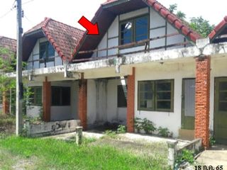 Casa adosada en venta de 2 habitaciones en Tha Yang, Phetchaburi