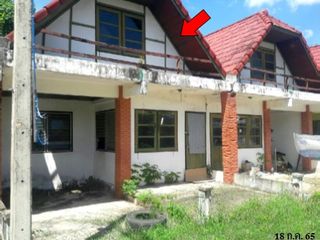 Casa adosada en venta de 2 habitaciones en Tha Yang, Phetchaburi