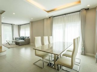 Casa en alquiler de 3 habitaciones en Bang Lamung, Chonburi