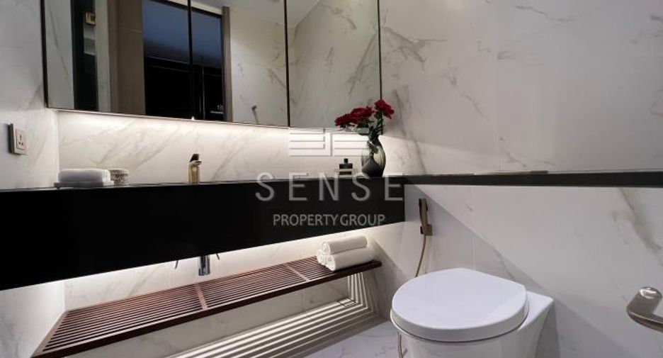 For sale 2 bedrooms condo in Khlong Toei, Bangkok