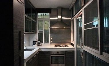 Reihenhaus zur Miete und zum Kauf mit 4 Zimmer in Phra Khanong, Bangkok