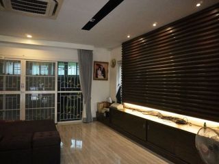 For rent and for sale 4 bed townhouse in Phra Khanong, Bangkok