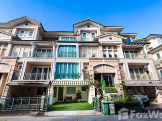 For rent 3 Beds townhouse in Lat Phrao, Bangkok