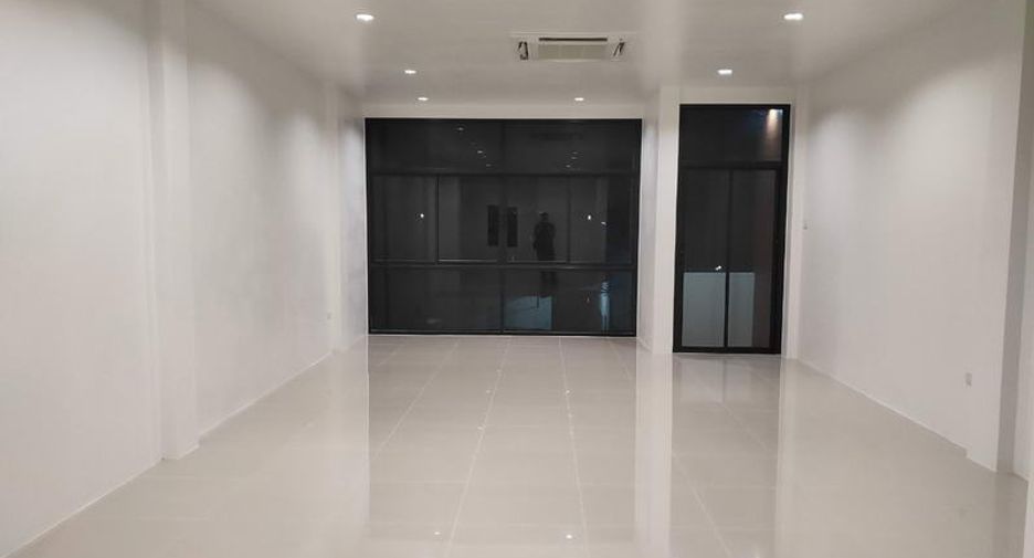 For sale 4 bed office in Lam Luk Ka, Pathum Thani