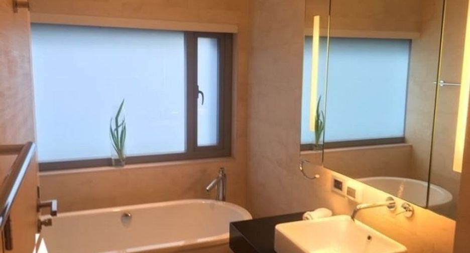 For sale 2 bedrooms condo in Sathon, Bangkok