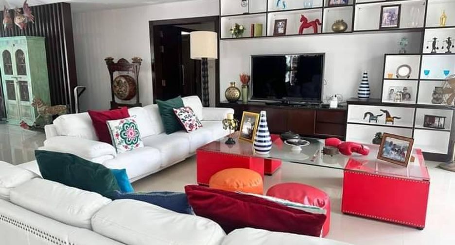 For sale 4 bed house in Bang Lamung, Chonburi