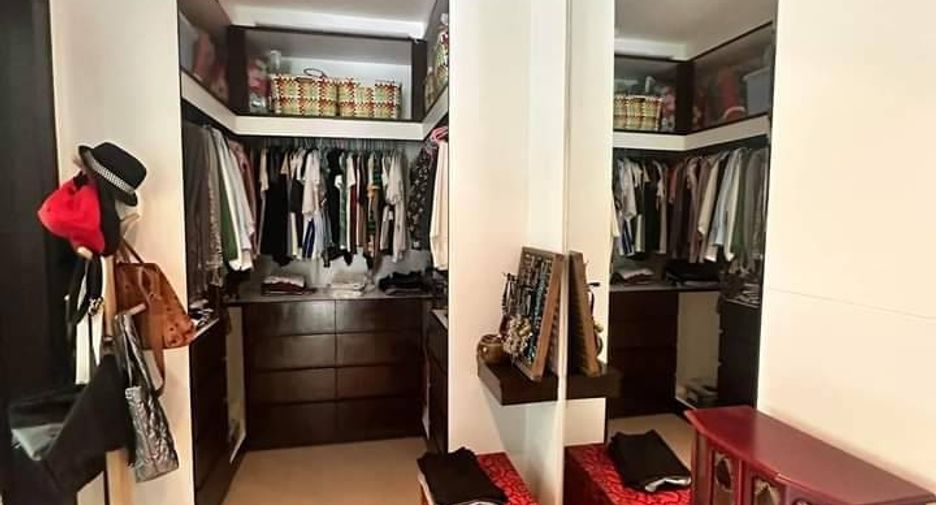 For sale 4 bed house in Bang Lamung, Chonburi