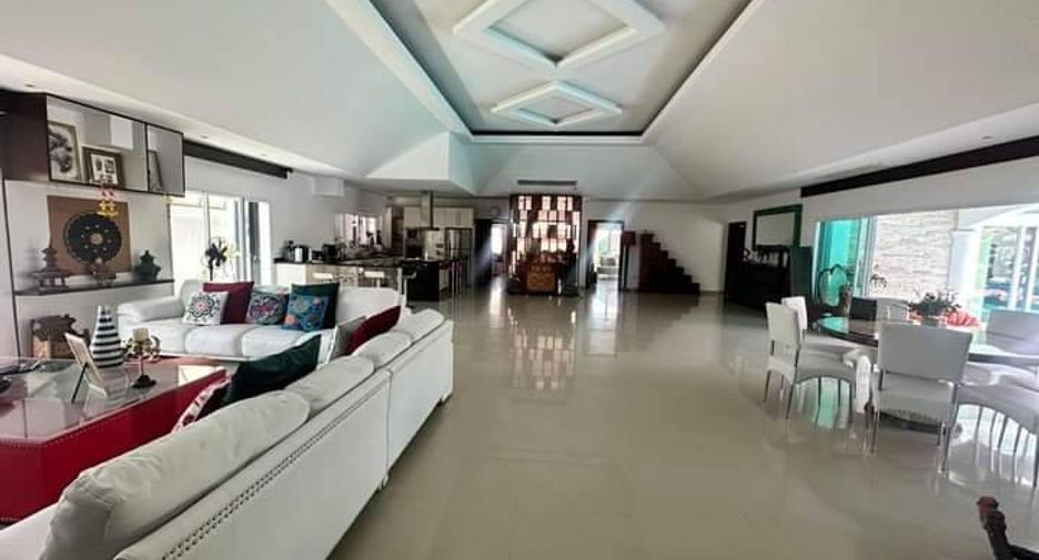 For sale 4 bed house in Bang Lamung, Chonburi