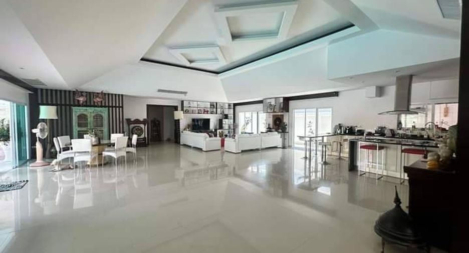 For sale 4 bed house in Bang Lamung, Chonburi