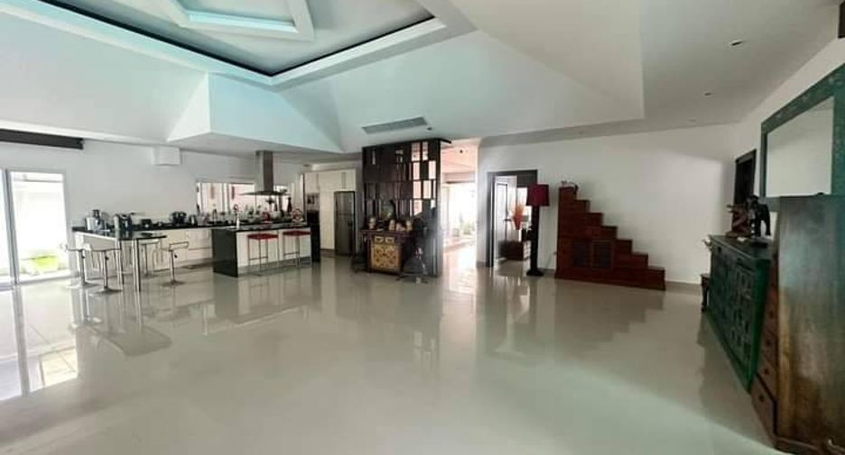 For sale 4 bed house in Bang Lamung, Chonburi