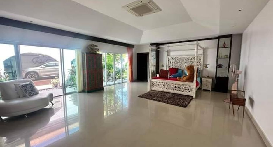 For sale 4 bed house in Bang Lamung, Chonburi