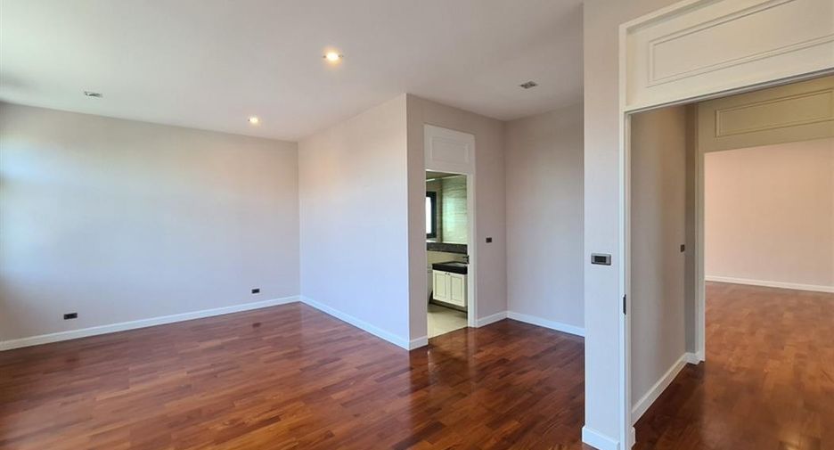 For sale 4 ベッドルーム house in Thawi Watthana, Bangkok