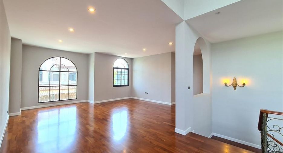 For sale 4 ベッドルーム house in Thawi Watthana, Bangkok