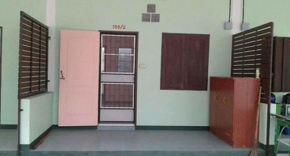 For sale 8 bedrooms retail Space in Mueang Lamphun, Lamphun