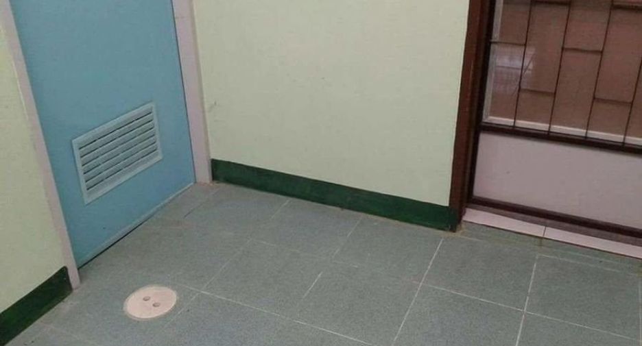 For sale 8 bedrooms retail Space in Mueang Lamphun, Lamphun