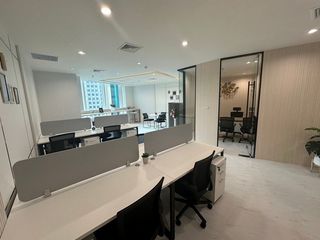 For rent 1 bed office in Khlong Toei, Bangkok