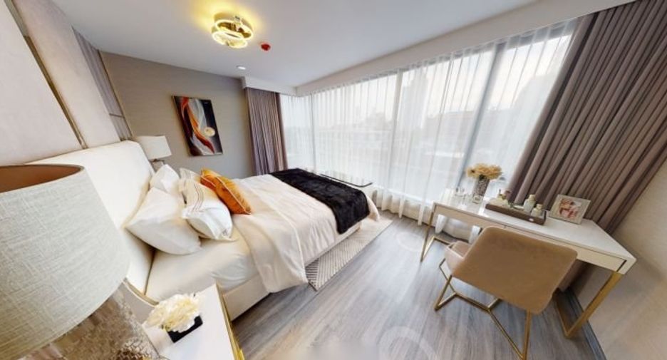 For sale 3 bedrooms condo in Khlong Toei, Bangkok