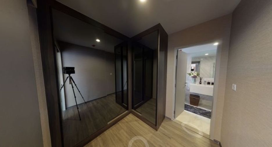 For sale 3 bedrooms condo in Khlong Toei, Bangkok