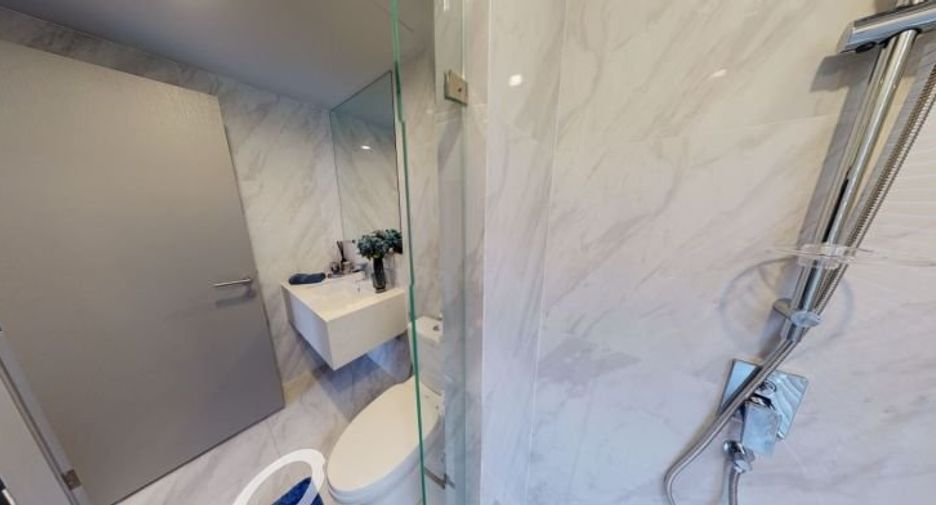 For sale 3 bedrooms condo in Khlong Toei, Bangkok