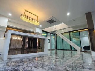 For rent 5 Beds house in Lat Phrao, Bangkok