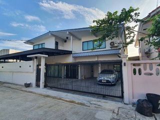 For rent 5 Beds house in Lat Phrao, Bangkok
