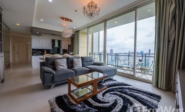 For rent 2 bed condo in Watthana, Bangkok