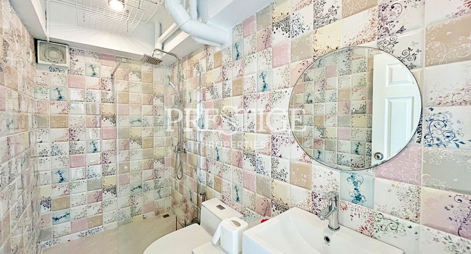 For sale 6 ベッドルーム house in Sattahip, Chonburi