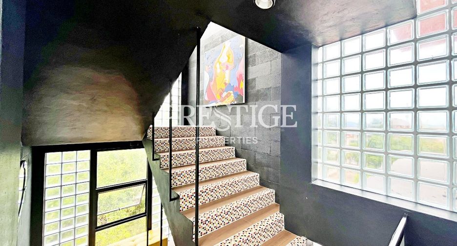 For sale 6 ベッドルーム house in Sattahip, Chonburi