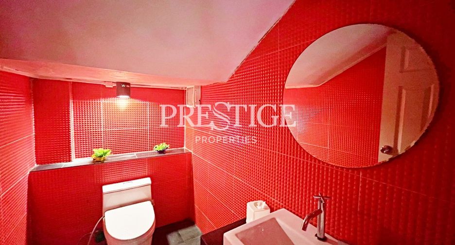 For sale 6 ベッドルーム house in Sattahip, Chonburi