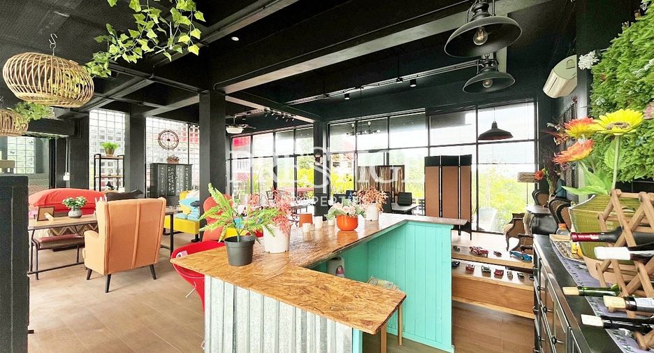 For sale 6 ベッドルーム house in Sattahip, Chonburi