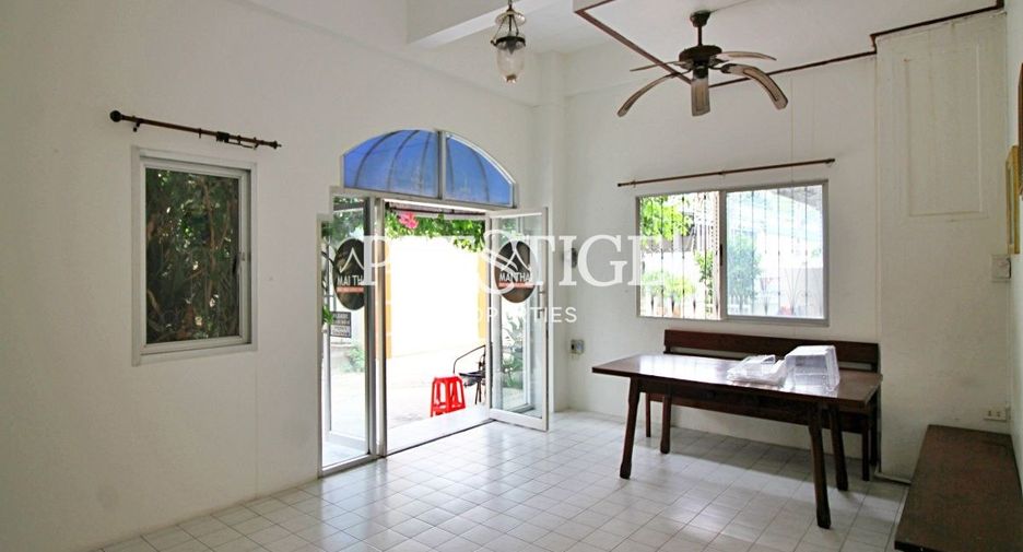 Local comercial en venta de 15 habitaciones en Bang Lamung, Chonburi