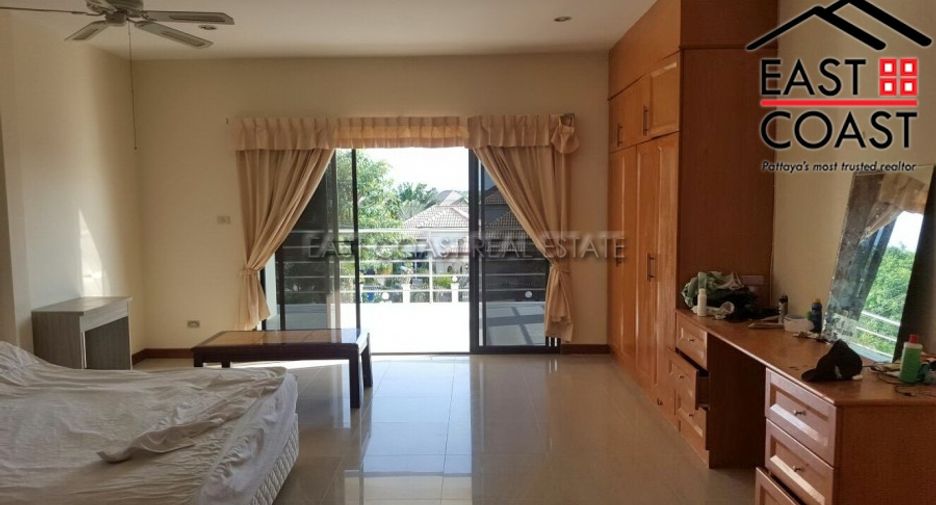 For sale 4 bedrooms house in East Pattaya, Pattaya