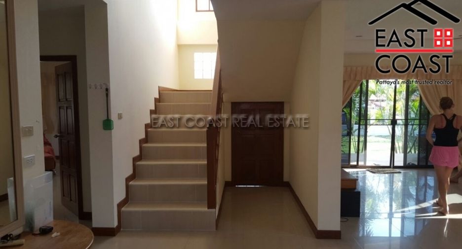 For sale 4 bedrooms house in East Pattaya, Pattaya