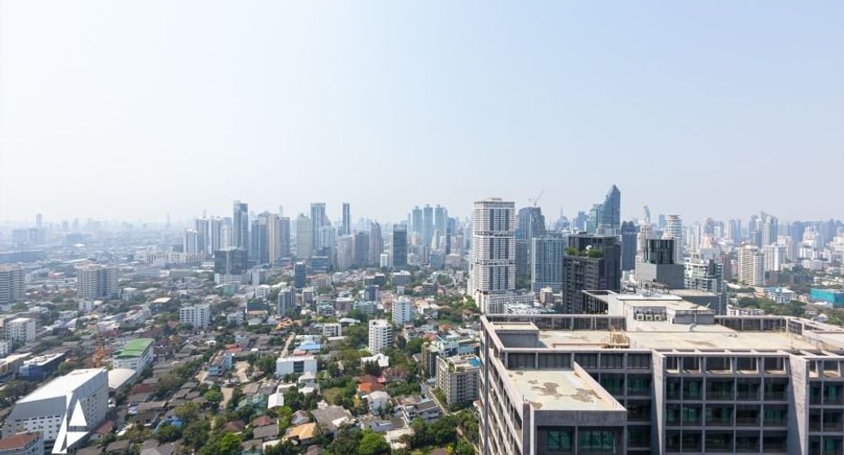For rent 1 bed condo in Khlong Toei, Bangkok